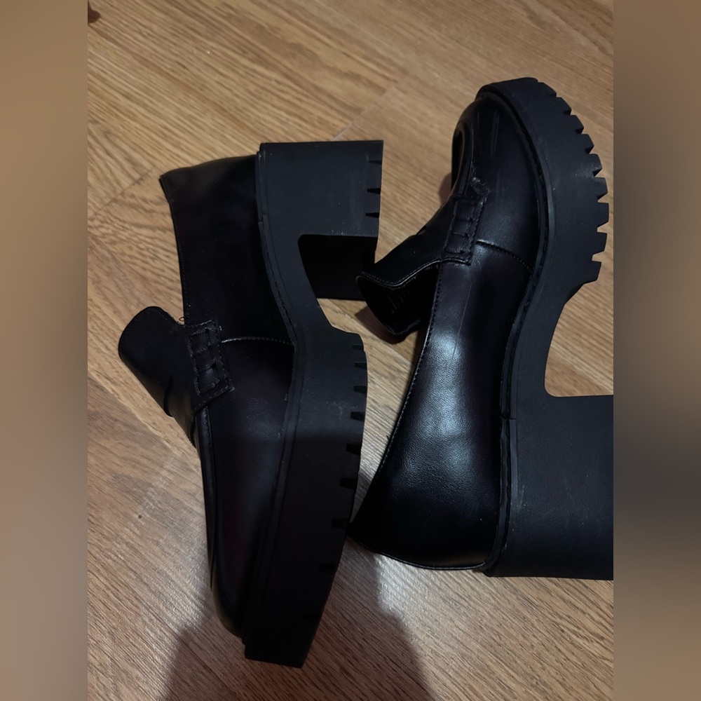 Universal Thread Black Loafers - image 4